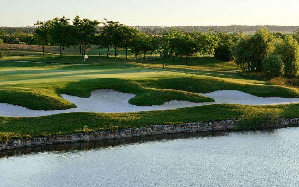 Lighthouse Golf Resort & Spa Apartments 발치크 외부 사진