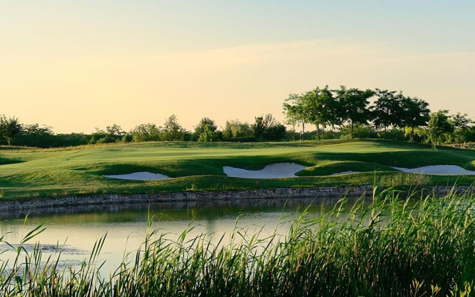 Lighthouse Golf Resort & Spa Apartments 발치크 외부 사진