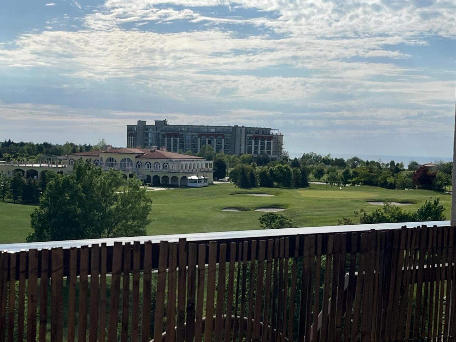 Lighthouse Golf Resort & Spa Apartments 발치크 외부 사진